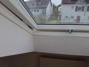 Projekt Dachfenster mit Solarrollläden