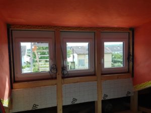 Projekt Dachgaube mit weißen Fenstern